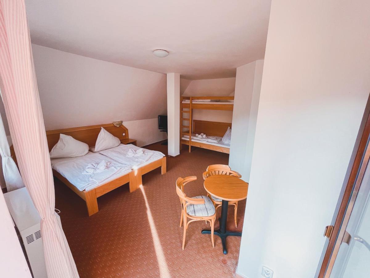 Horsky Hotel Idol Хорни Мисецки Екстериор снимка